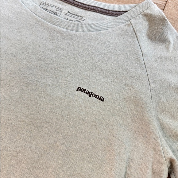 Patagonia Light Green Long Sleeve Tee Size Medium. Hiking Cabincore - Picture 5 of 7